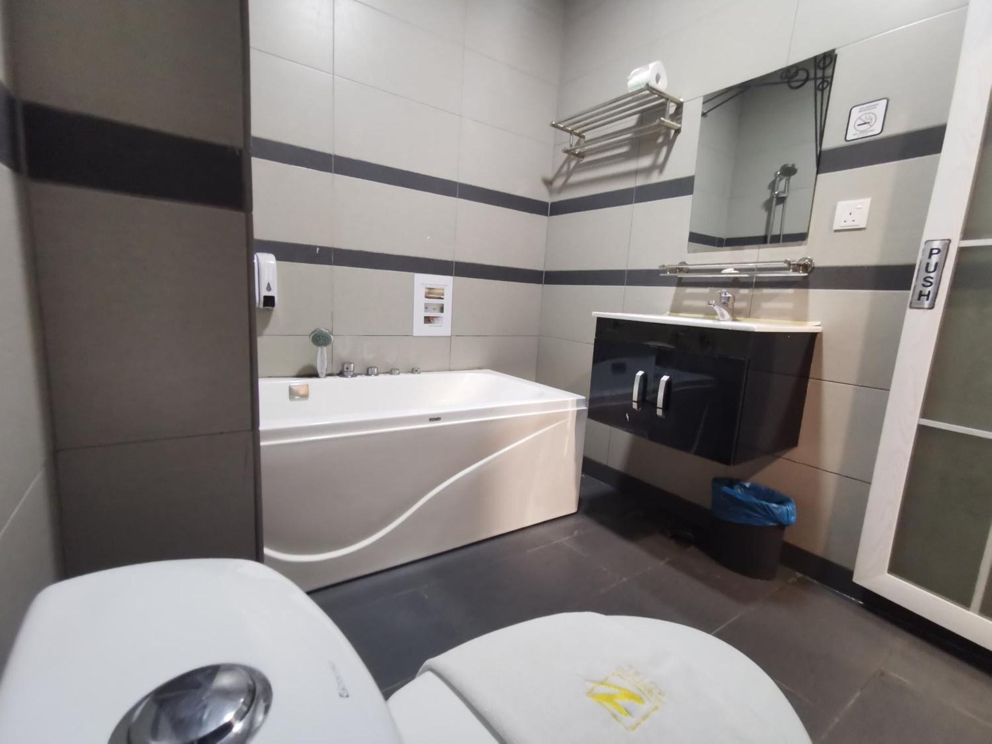 קולאי Zenz Hotel מראה חיצוני תמונה